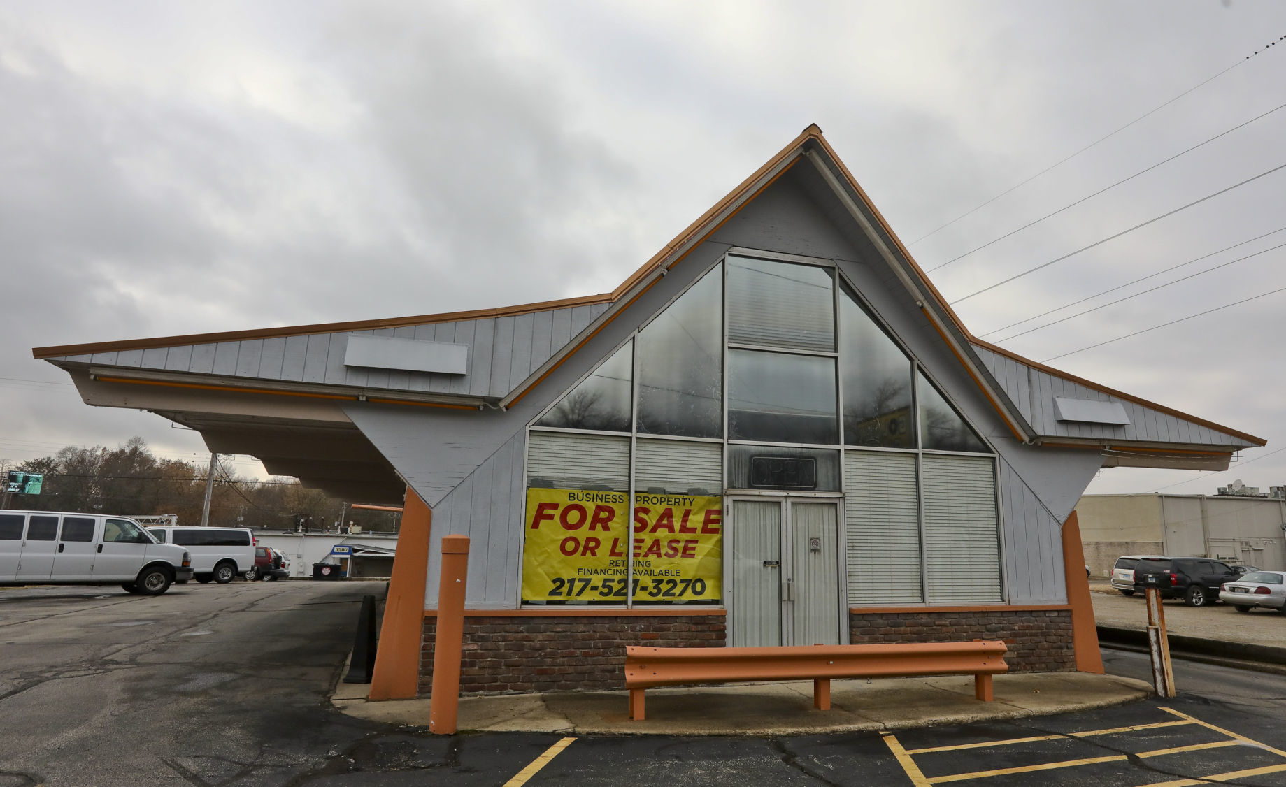 Golden Glaze Donuts, 2779 N. Water St., Decatur